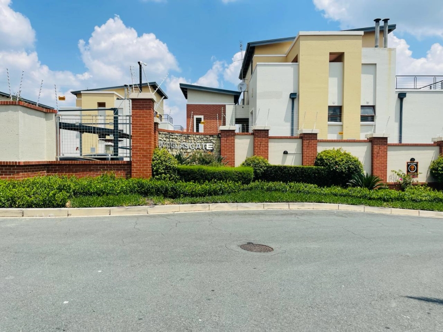 To Let 2 Bedroom Property for Rent in Douglasdale Gauteng