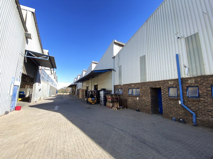 To Let commercial Property for Rent in Clayville Gauteng