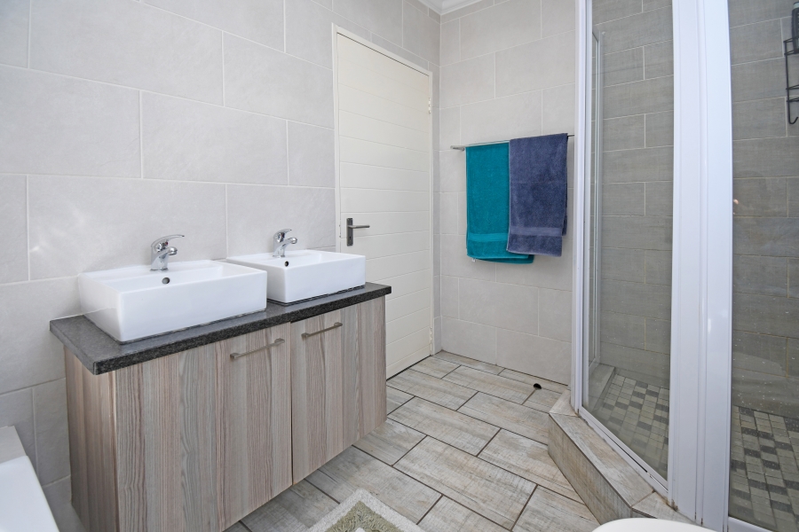 3 Bedroom Property for Sale in Noordhang Gauteng