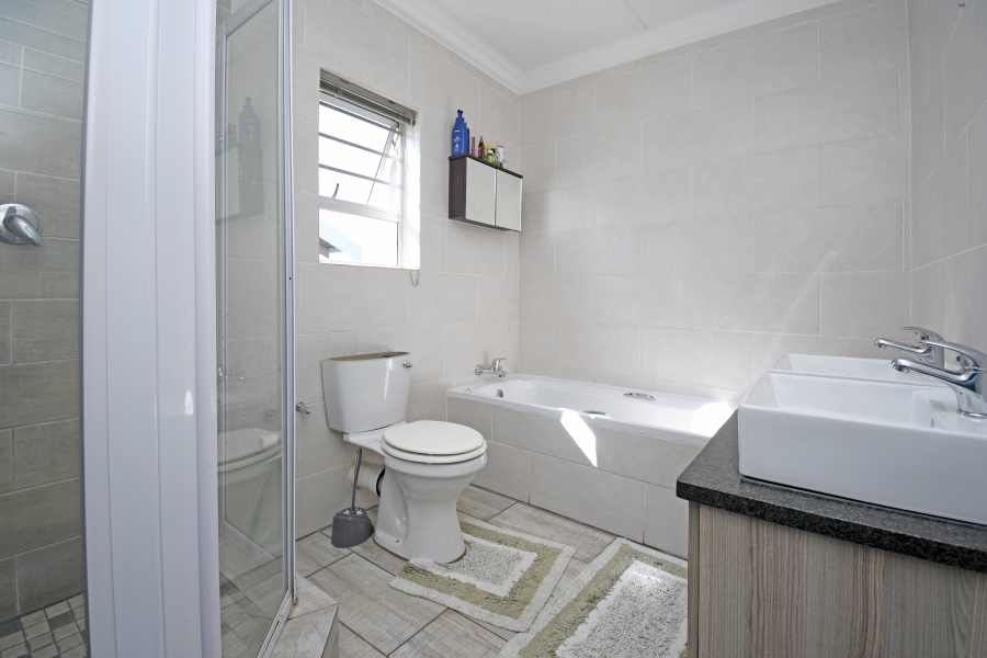 3 Bedroom Property for Sale in Noordhang Gauteng