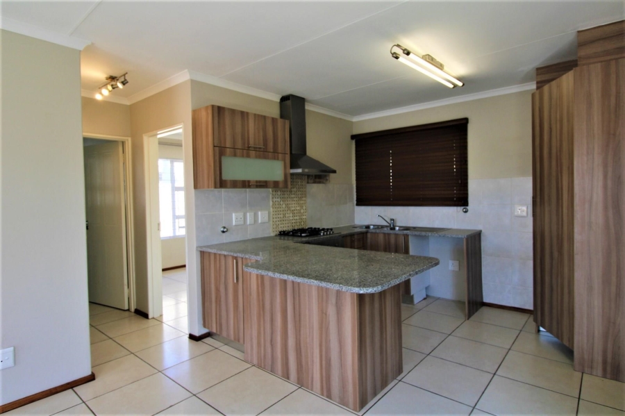 2 Bedroom Property for Sale in Broadacres Gauteng