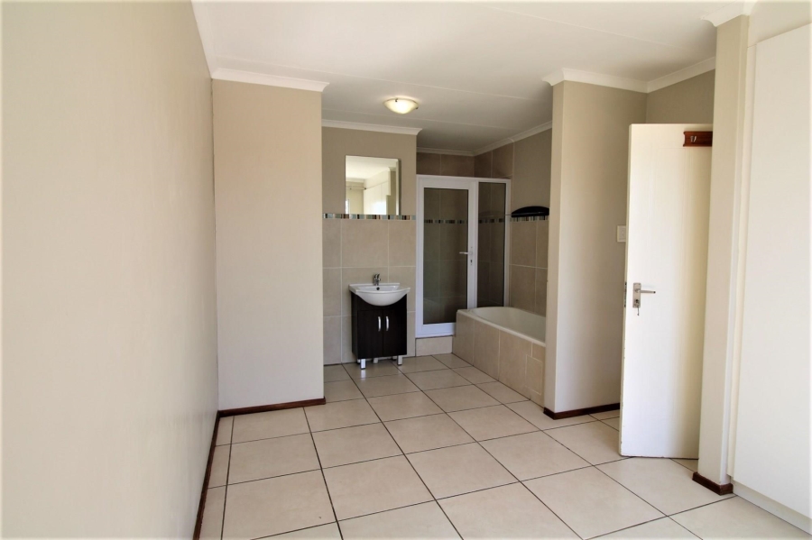 2 Bedroom Property for Sale in Broadacres Gauteng