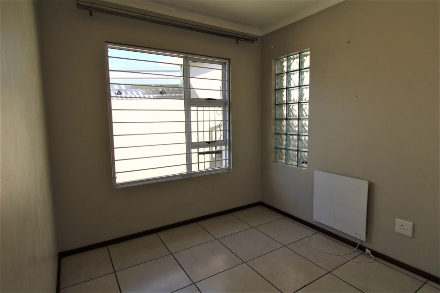 2 Bedroom Property for Sale in Broadacres Gauteng