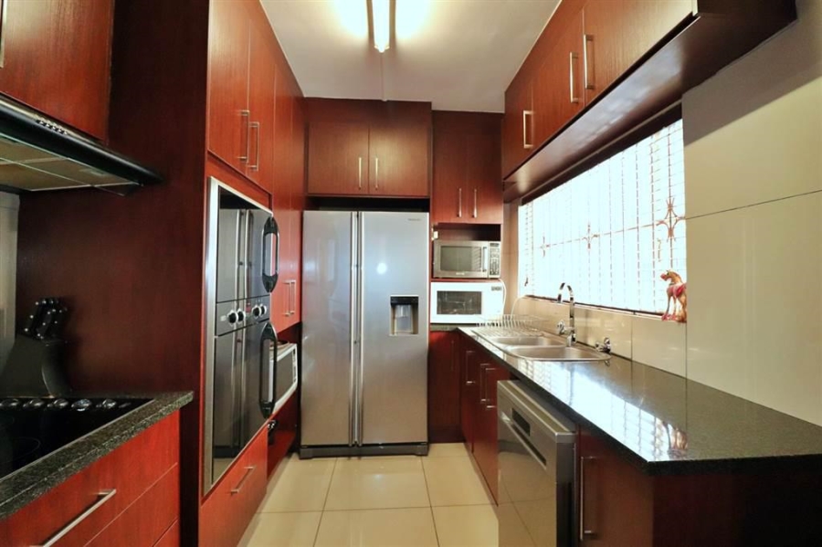 5 Bedroom Property for Sale in Edenvale Central Gauteng