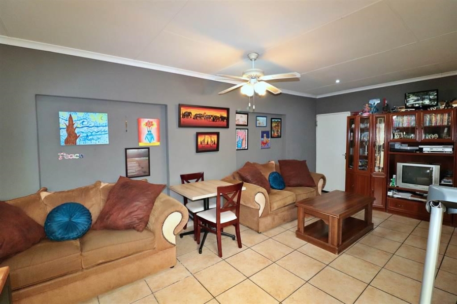 5 Bedroom Property for Sale in Edenvale Central Gauteng