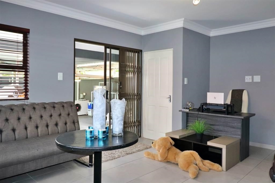 5 Bedroom Property for Sale in Edenvale Central Gauteng
