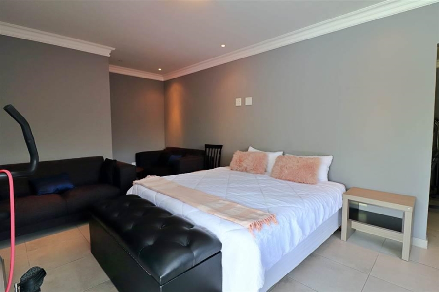 5 Bedroom Property for Sale in Edenvale Central Gauteng