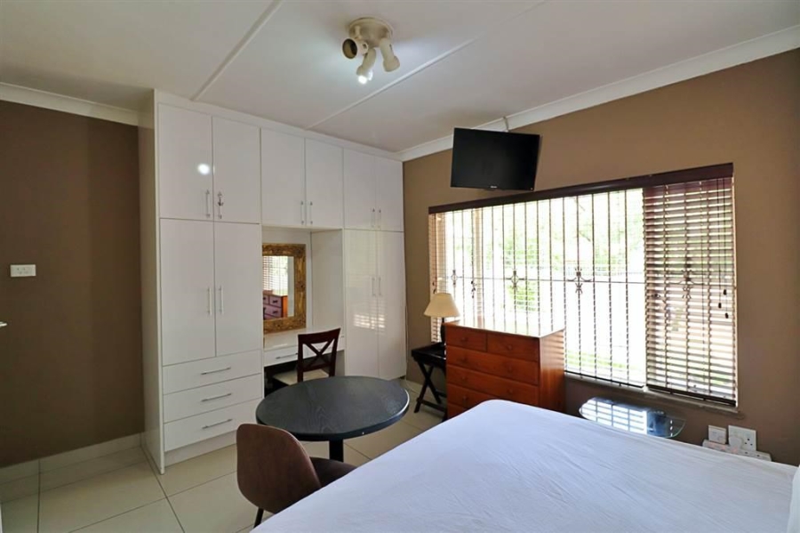 5 Bedroom Property for Sale in Edenvale Central Gauteng