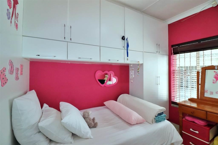 5 Bedroom Property for Sale in Edenvale Central Gauteng