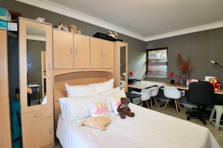5 Bedroom Property for Sale in Edenvale Central Gauteng