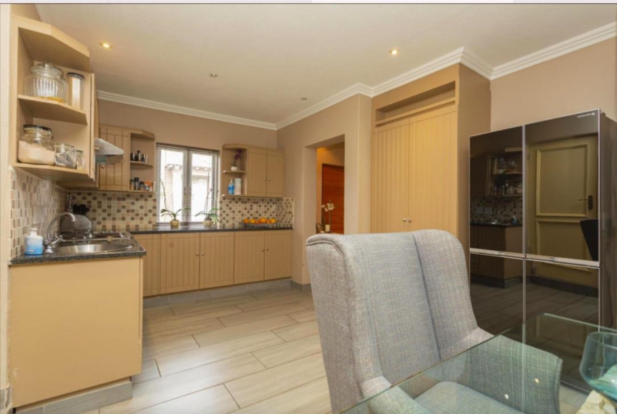 To Let 3 Bedroom Property for Rent in Crescent Wood Country Estate Gauteng