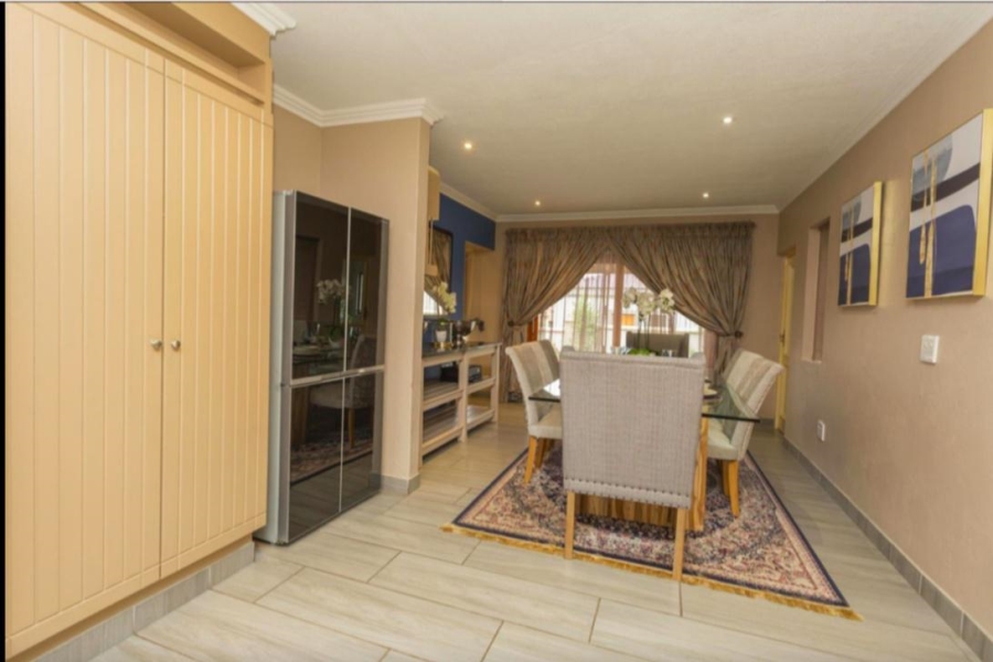 To Let 3 Bedroom Property for Rent in Crescent Wood Country Estate Gauteng