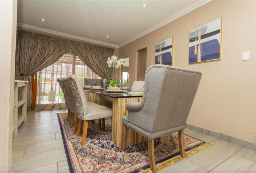 To Let 3 Bedroom Property for Rent in Crescent Wood Country Estate Gauteng