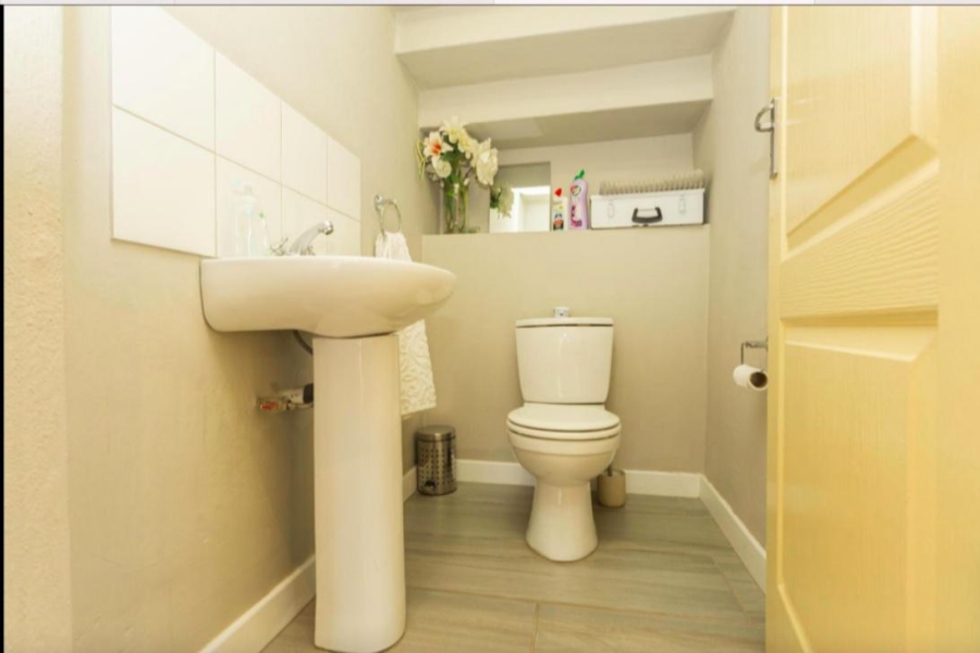 To Let 3 Bedroom Property for Rent in Crescent Wood Country Estate Gauteng