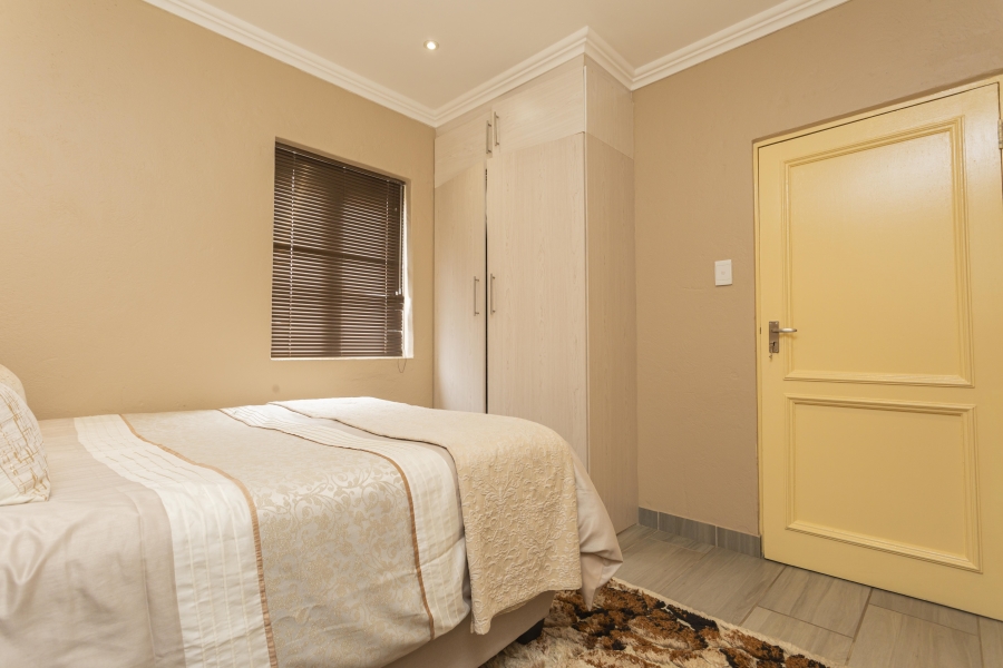 To Let 3 Bedroom Property for Rent in Crescent Wood Country Estate Gauteng