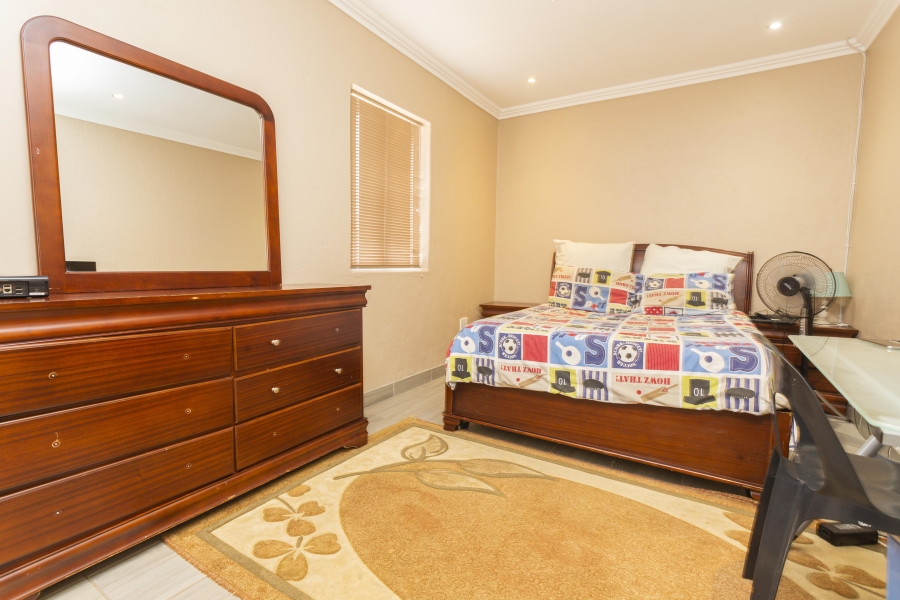 To Let 3 Bedroom Property for Rent in Crescent Wood Country Estate Gauteng