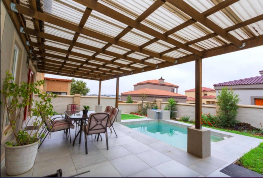 To Let 3 Bedroom Property for Rent in Crescent Wood Country Estate Gauteng