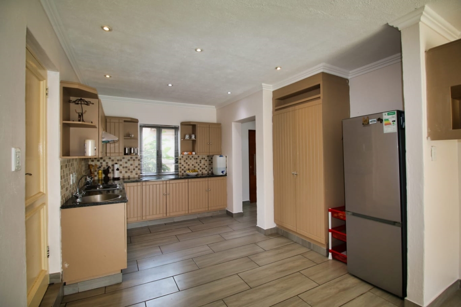 To Let 3 Bedroom Property for Rent in Crescent Wood Country Estate Gauteng