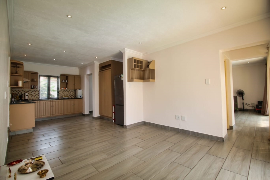 To Let 3 Bedroom Property for Rent in Crescent Wood Country Estate Gauteng