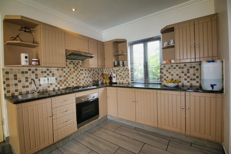 To Let 3 Bedroom Property for Rent in Crescent Wood Country Estate Gauteng
