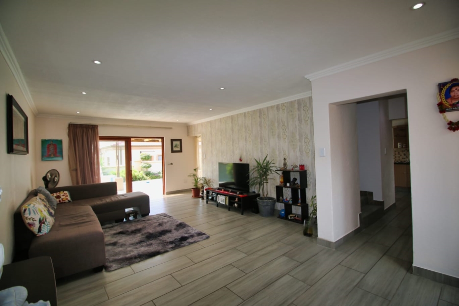 To Let 3 Bedroom Property for Rent in Crescent Wood Country Estate Gauteng