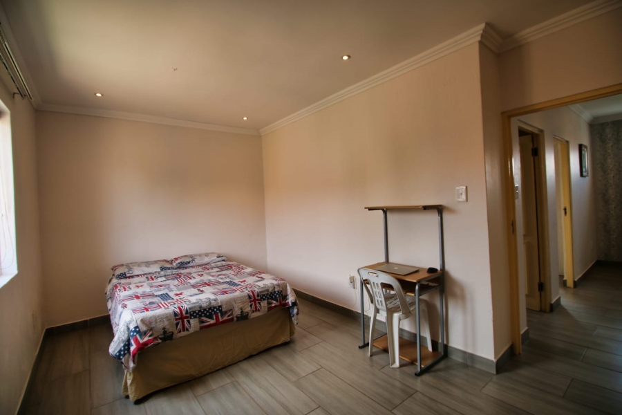 To Let 3 Bedroom Property for Rent in Crescent Wood Country Estate Gauteng