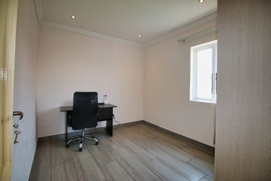 To Let 3 Bedroom Property for Rent in Crescent Wood Country Estate Gauteng