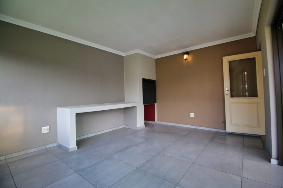 To Let 3 Bedroom Property for Rent in Crescent Wood Country Estate Gauteng