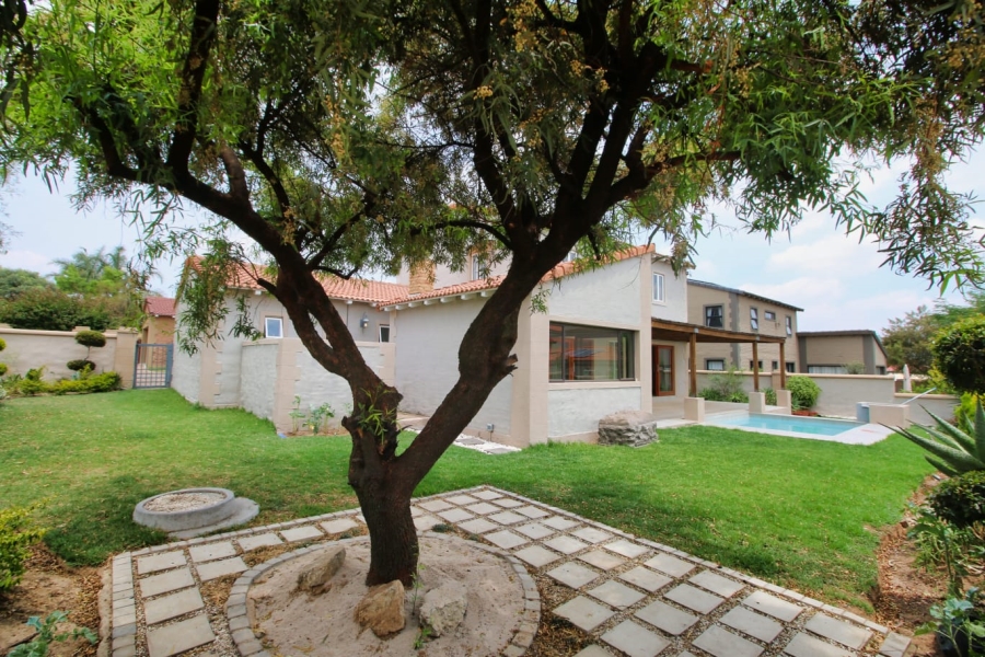 To Let 3 Bedroom Property for Rent in Crescent Wood Country Estate Gauteng