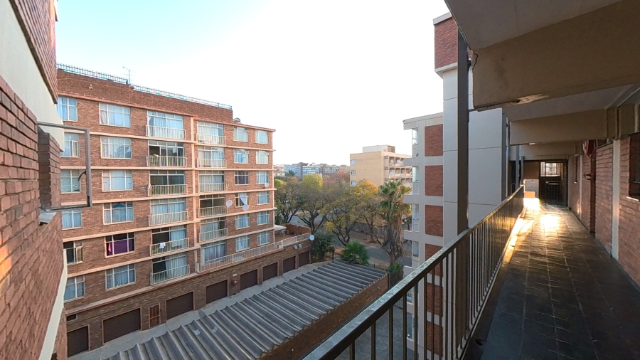 1 Bedroom Property for Sale in Sunnyside Gauteng