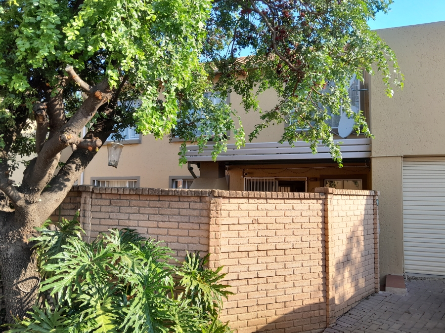 2 Bedroom Property for Sale in Willow Park Manor Gauteng