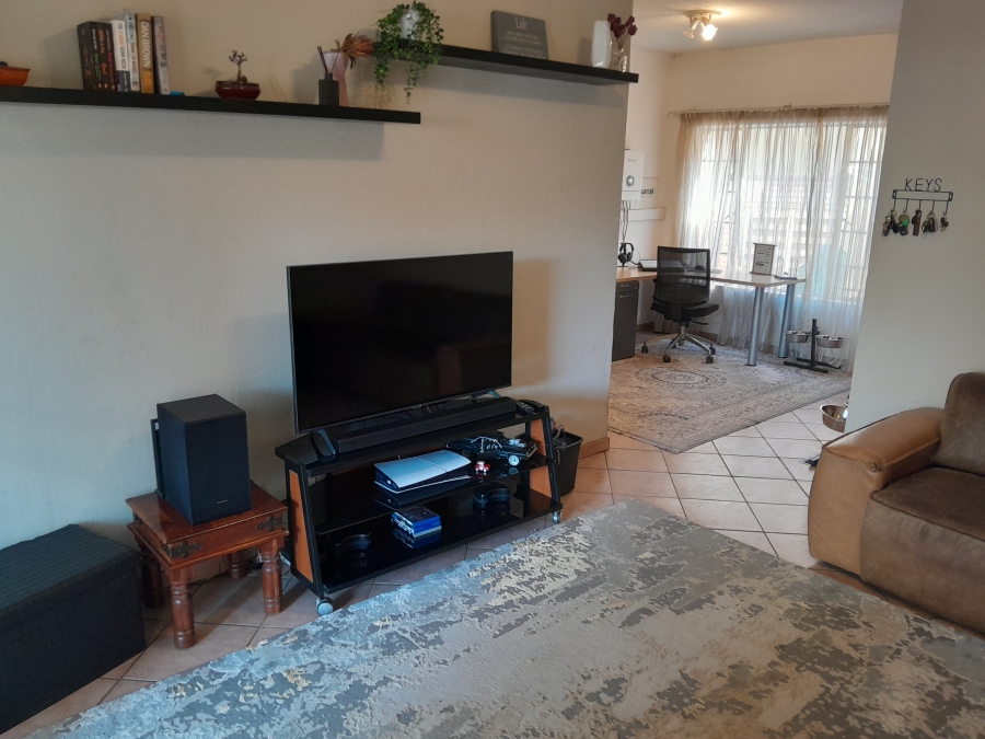2 Bedroom Property for Sale in Willow Park Manor Gauteng