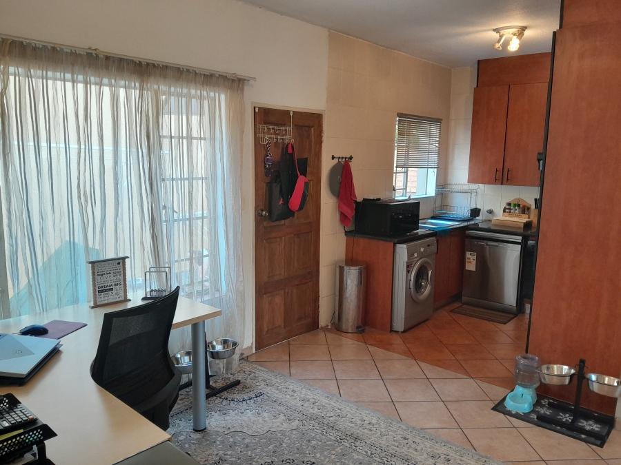 2 Bedroom Property for Sale in Willow Park Manor Gauteng