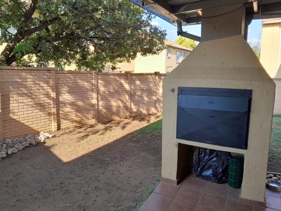 2 Bedroom Property for Sale in Willow Park Manor Gauteng