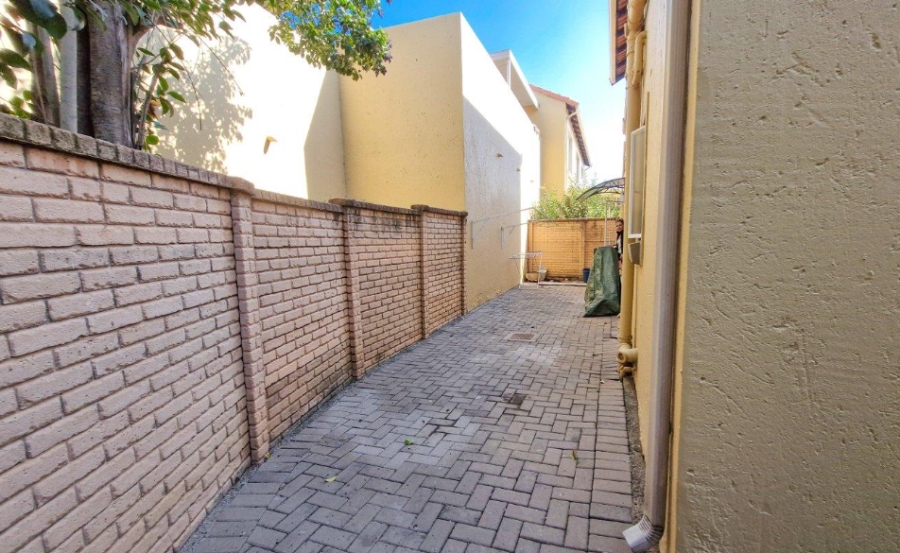 2 Bedroom Property for Sale in Willow Park Manor Gauteng