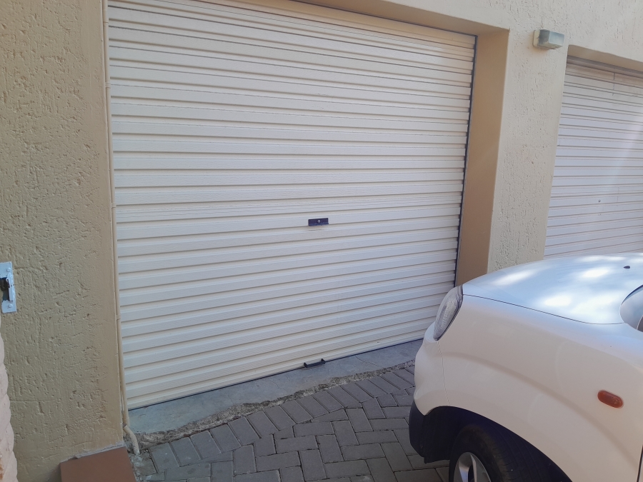 2 Bedroom Property for Sale in Willow Park Manor Gauteng