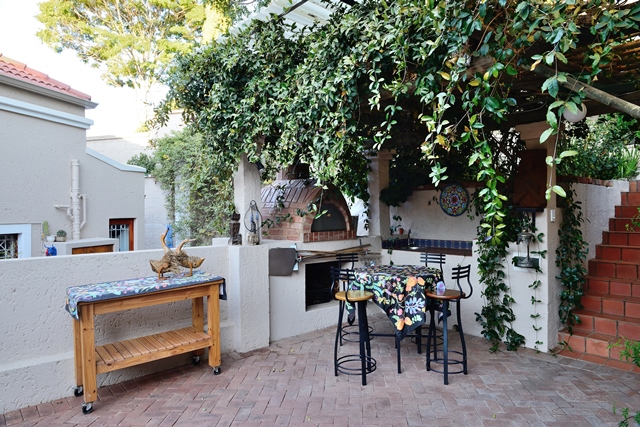 4 Bedroom Property for Sale in Waterkloof Ridge Gauteng