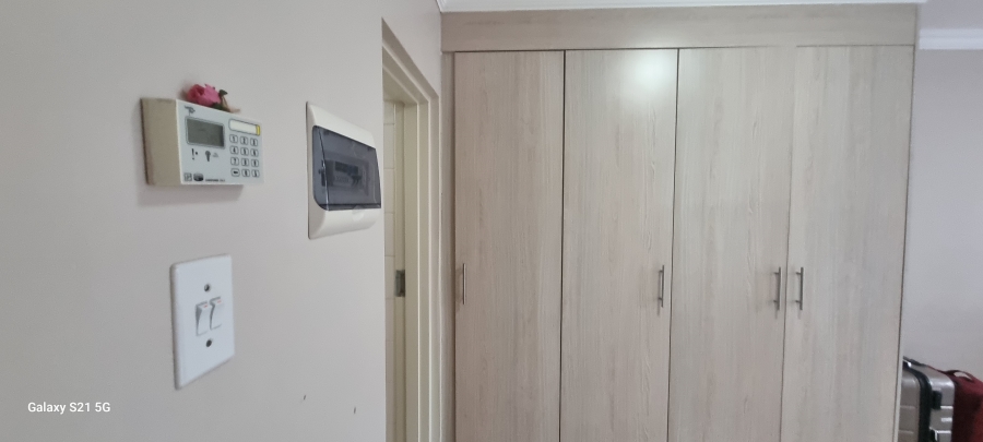 1 Bedroom Property for Sale in Hillcrest Gauteng