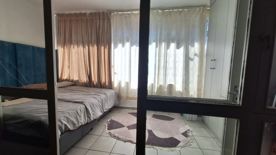 2 Bedroom Property for Sale in Sunnyside Gauteng