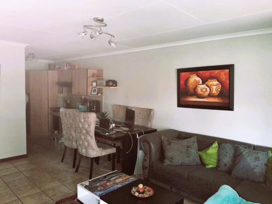2 Bedroom Property for Sale in La Montagne Gauteng