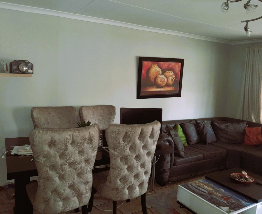 2 Bedroom Property for Sale in La Montagne Gauteng
