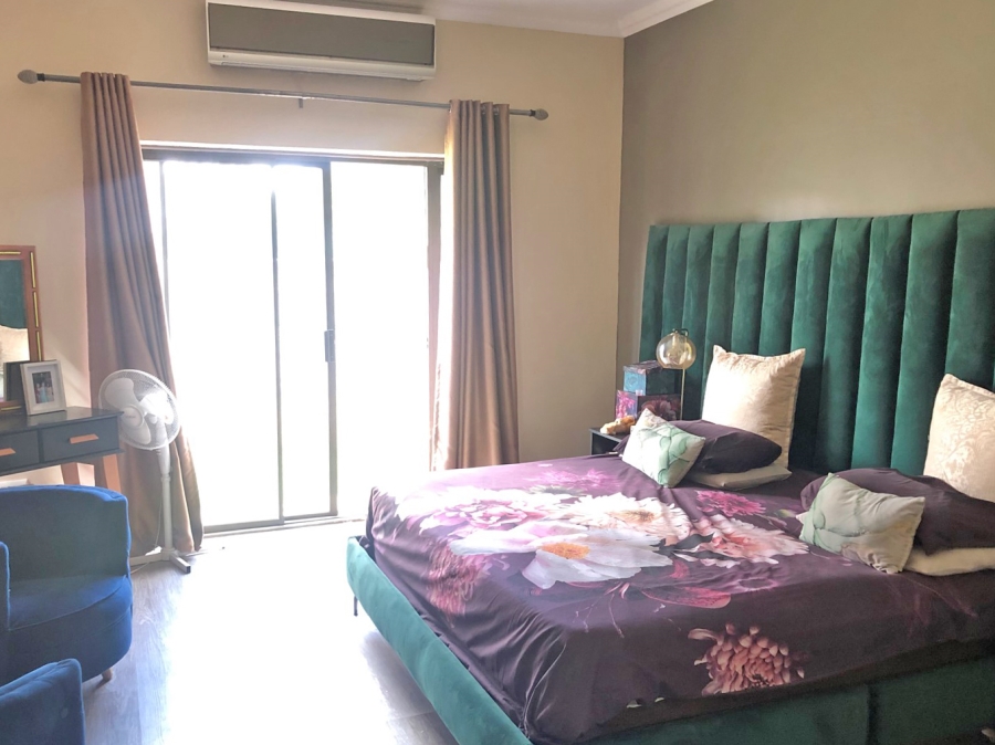 To Let 4 Bedroom Property for Rent in Sandringham Gauteng