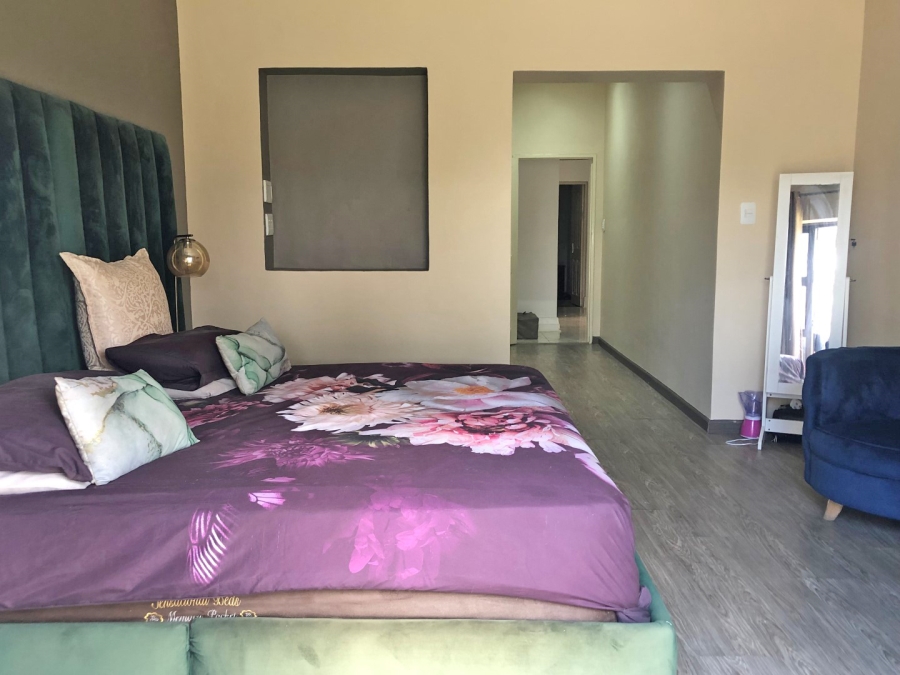 To Let 4 Bedroom Property for Rent in Sandringham Gauteng