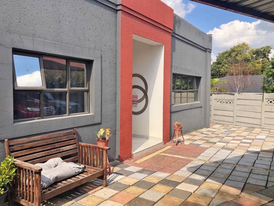 To Let 4 Bedroom Property for Rent in Sandringham Gauteng