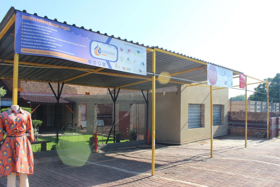 7 Bedroom Property for Sale in Norkem Park Gauteng