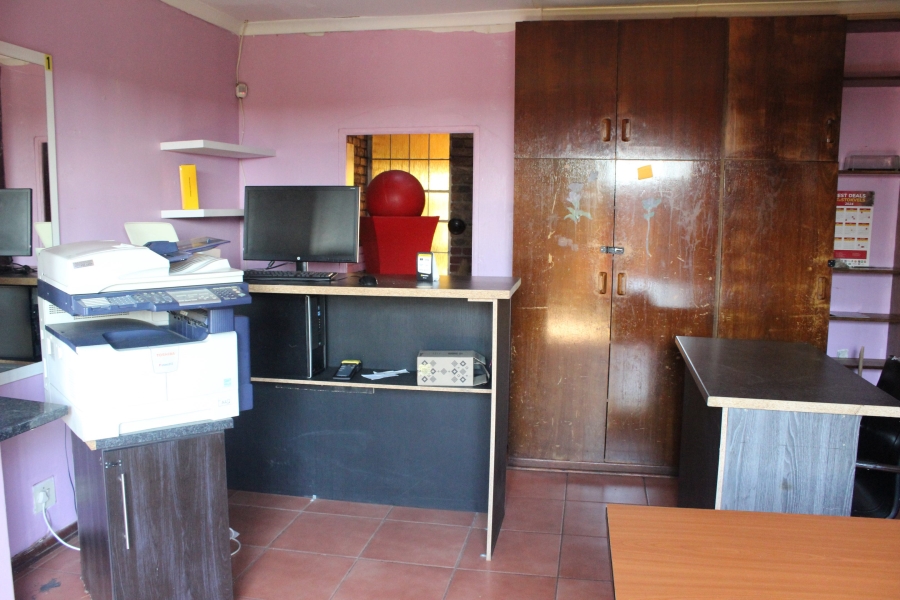 7 Bedroom Property for Sale in Norkem Park Gauteng