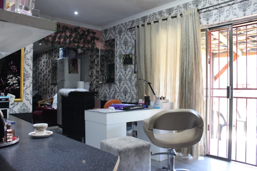 7 Bedroom Property for Sale in Norkem Park Gauteng