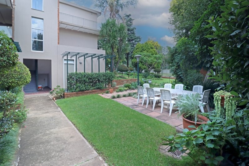 1 Bedroom Property for Sale in Robindale Gauteng