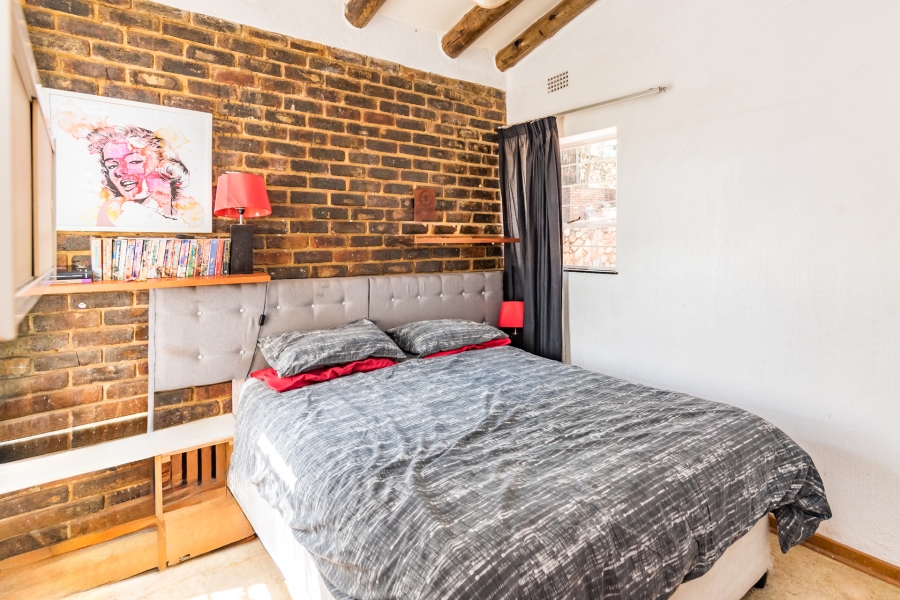 4 Bedroom Property for Sale in Roodekrans Gauteng