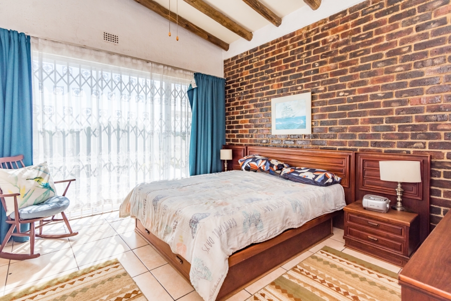 4 Bedroom Property for Sale in Roodekrans Gauteng